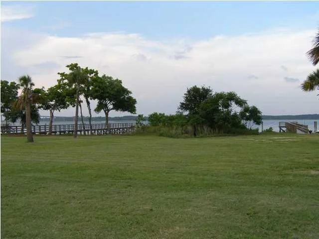 Daniel Island lot for sale