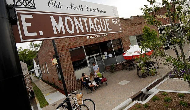 Dining Along East Montague, Park Circle